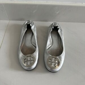 Tory Burch - silver metallic ballet flats